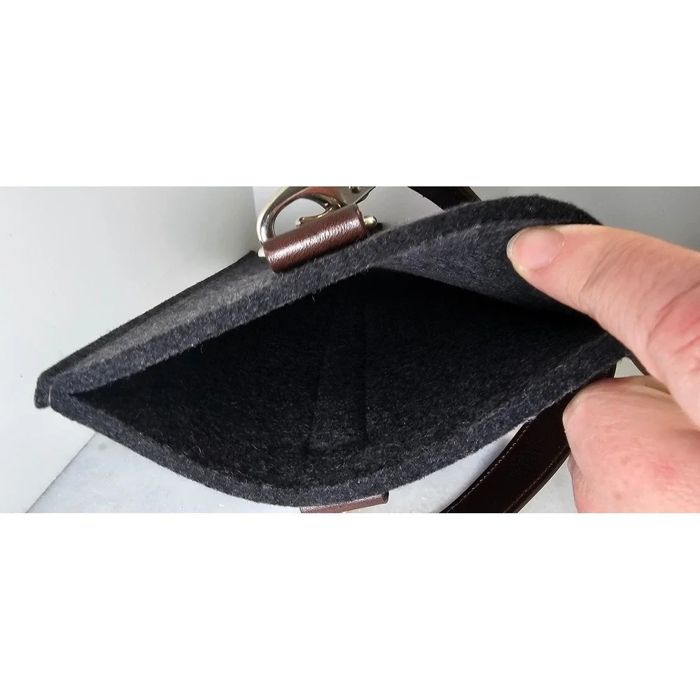 Graf & Lantz Charcoal Wool Wine Bottle Cozy Carrier Leather Strap Grand Millenia